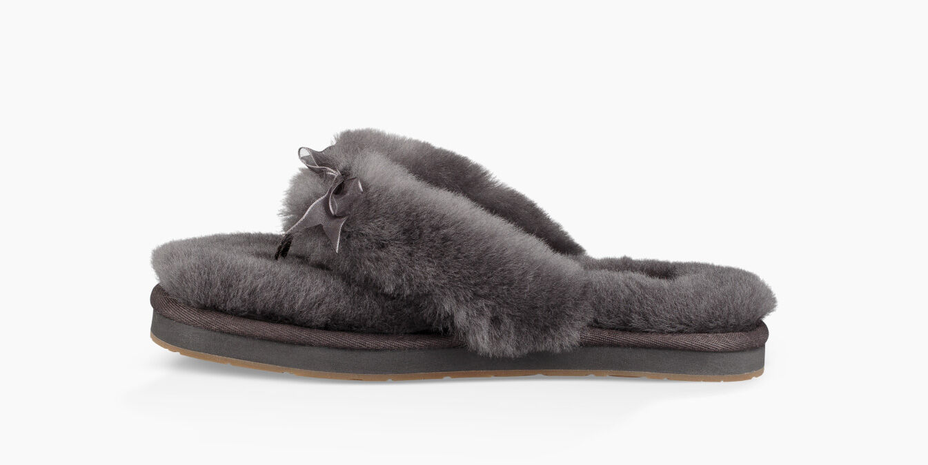 Ugg flip flop fell clearance