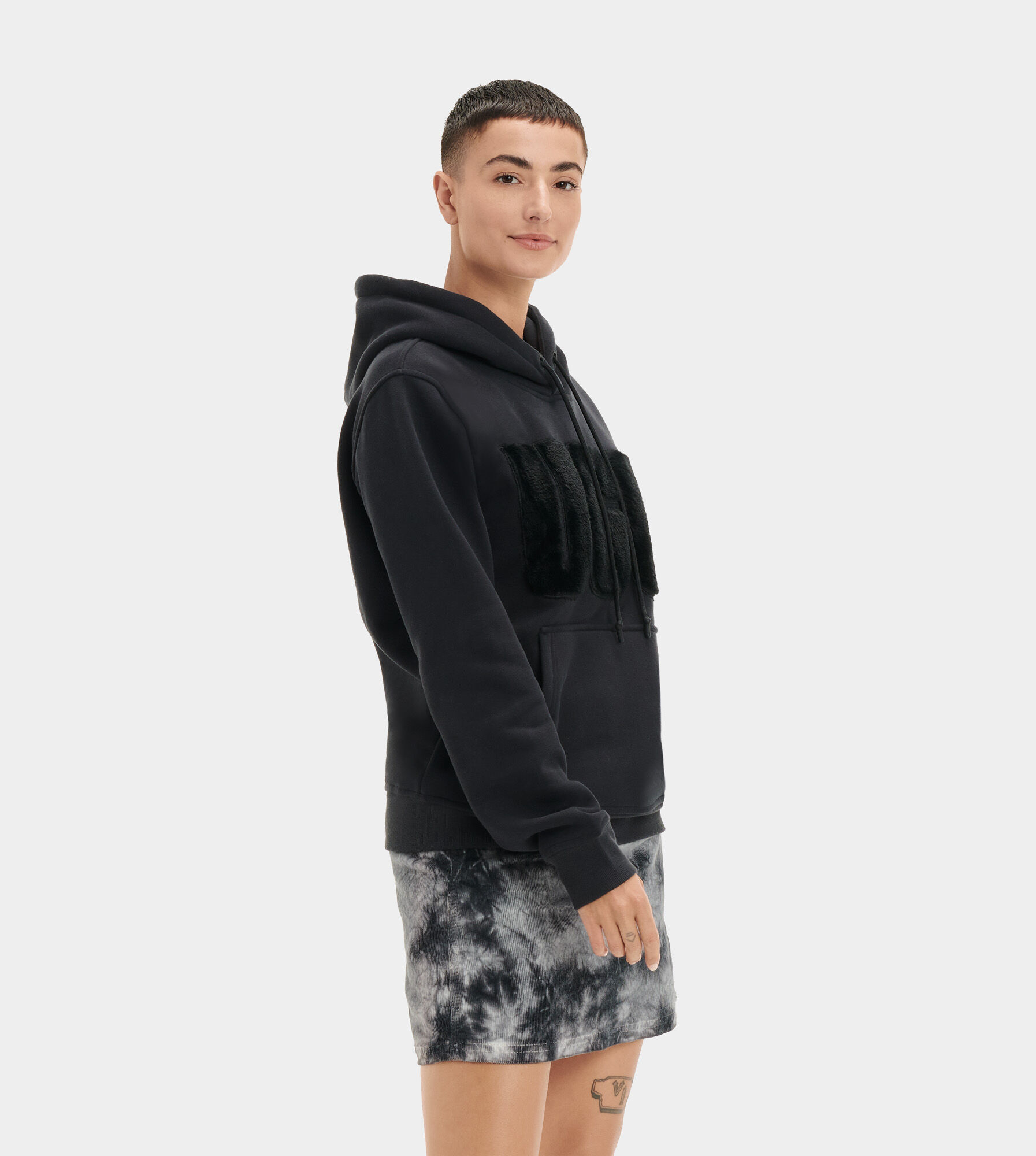 UGG (アグ) レディーストップ REY FUZZY LOGO HOODIE Black, S