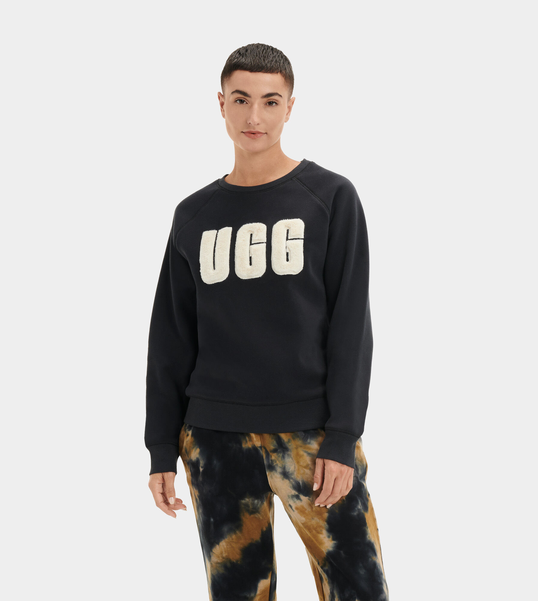 UGG (アグ) レディーストップ MADELINE FUZZY LOGO CREWNECK Black/Cream, S