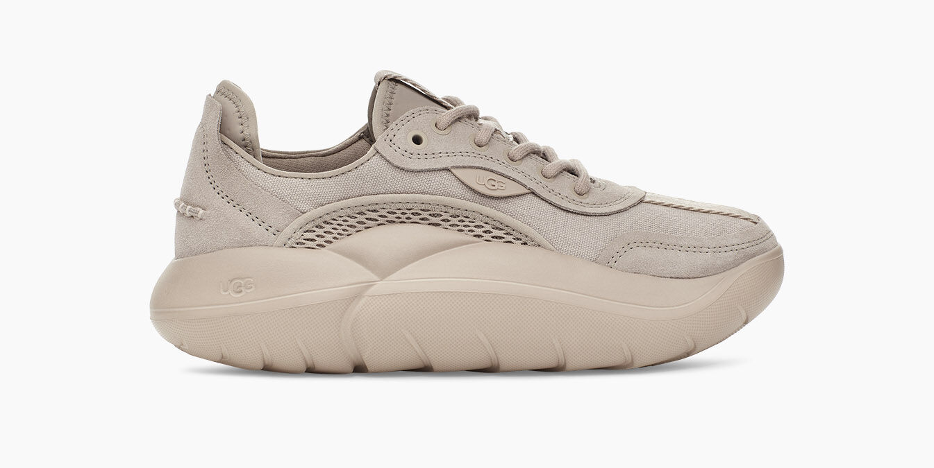 La cloud low trainer