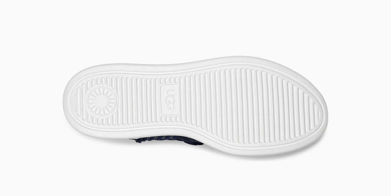 ugg kinney metallic sneaker