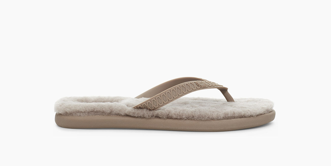 ugg fluffie ii flip flop