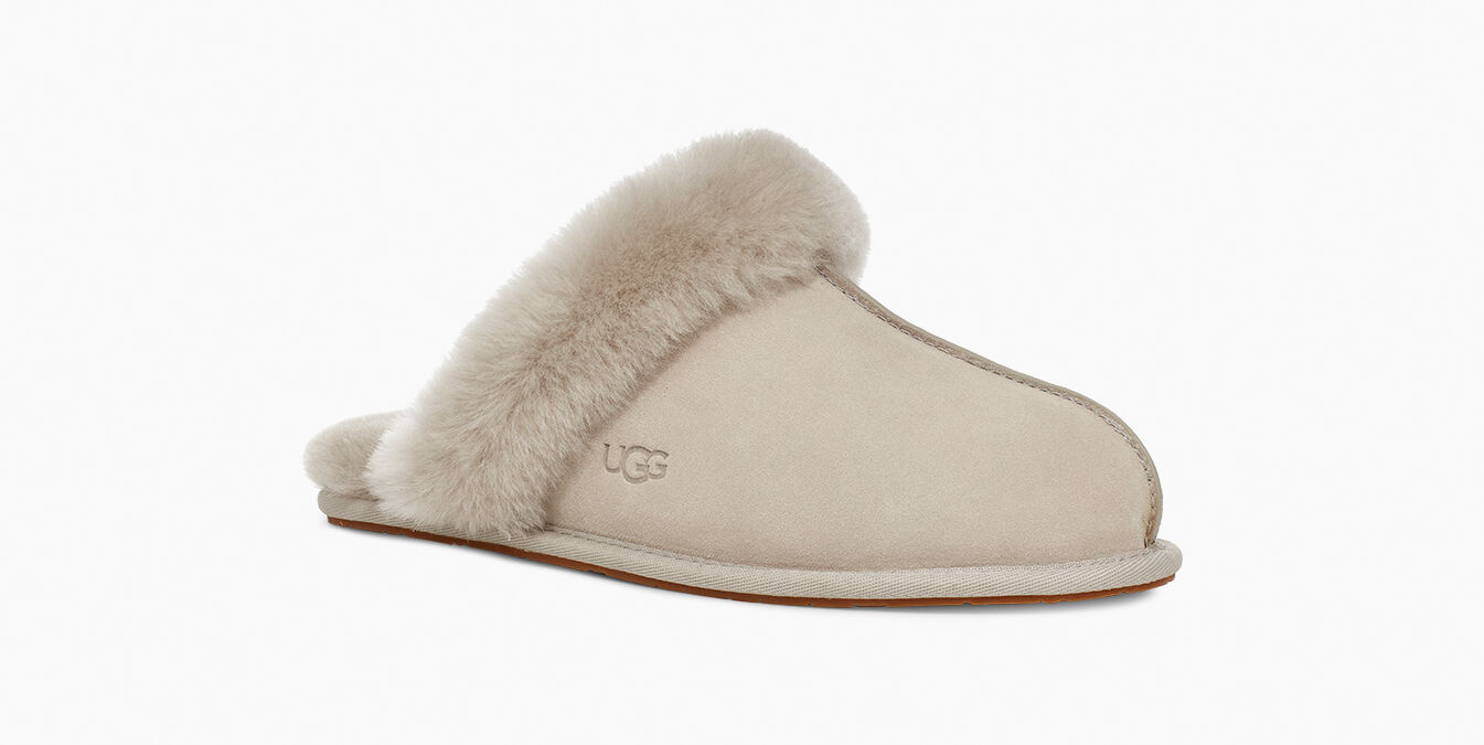 ugg scuffette size 9