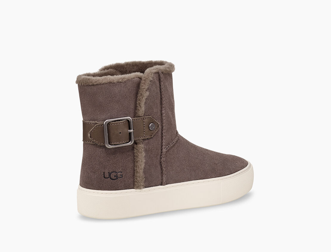 aika nubuck trainer