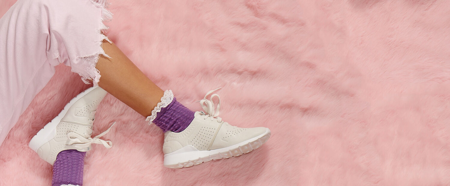 ugg tye trainers pink