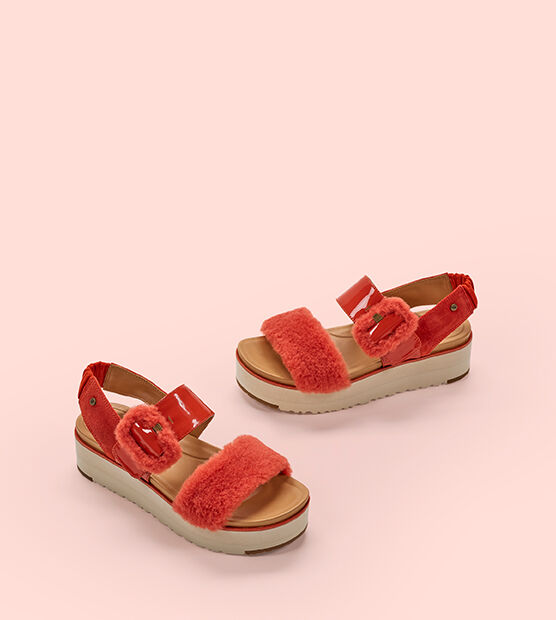 ugg le fluff sandal