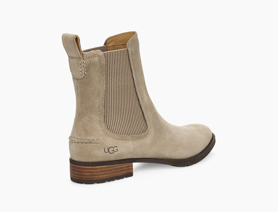 ugg chelsea boots review