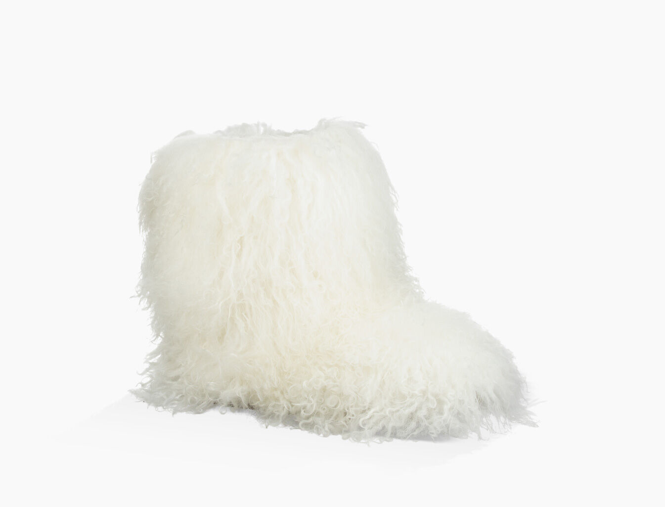 white fur uggs