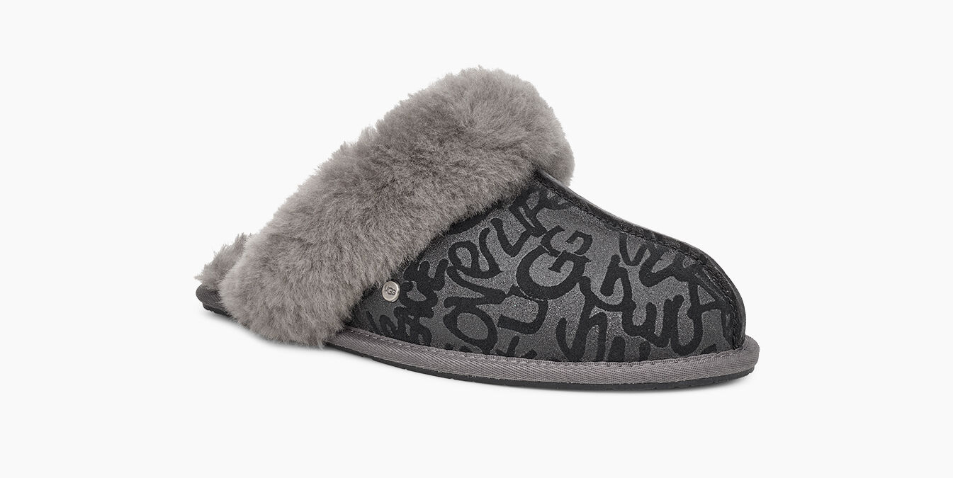 ugg graffiti slipper
