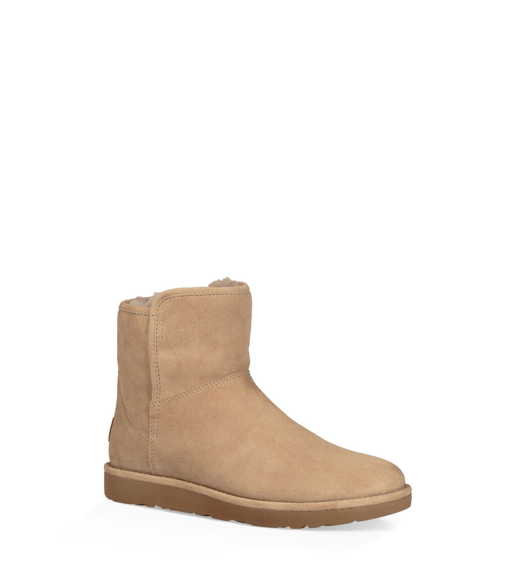 Tourist client monitor UGG® Abree Mini Boot for Women | UGG® Portugal