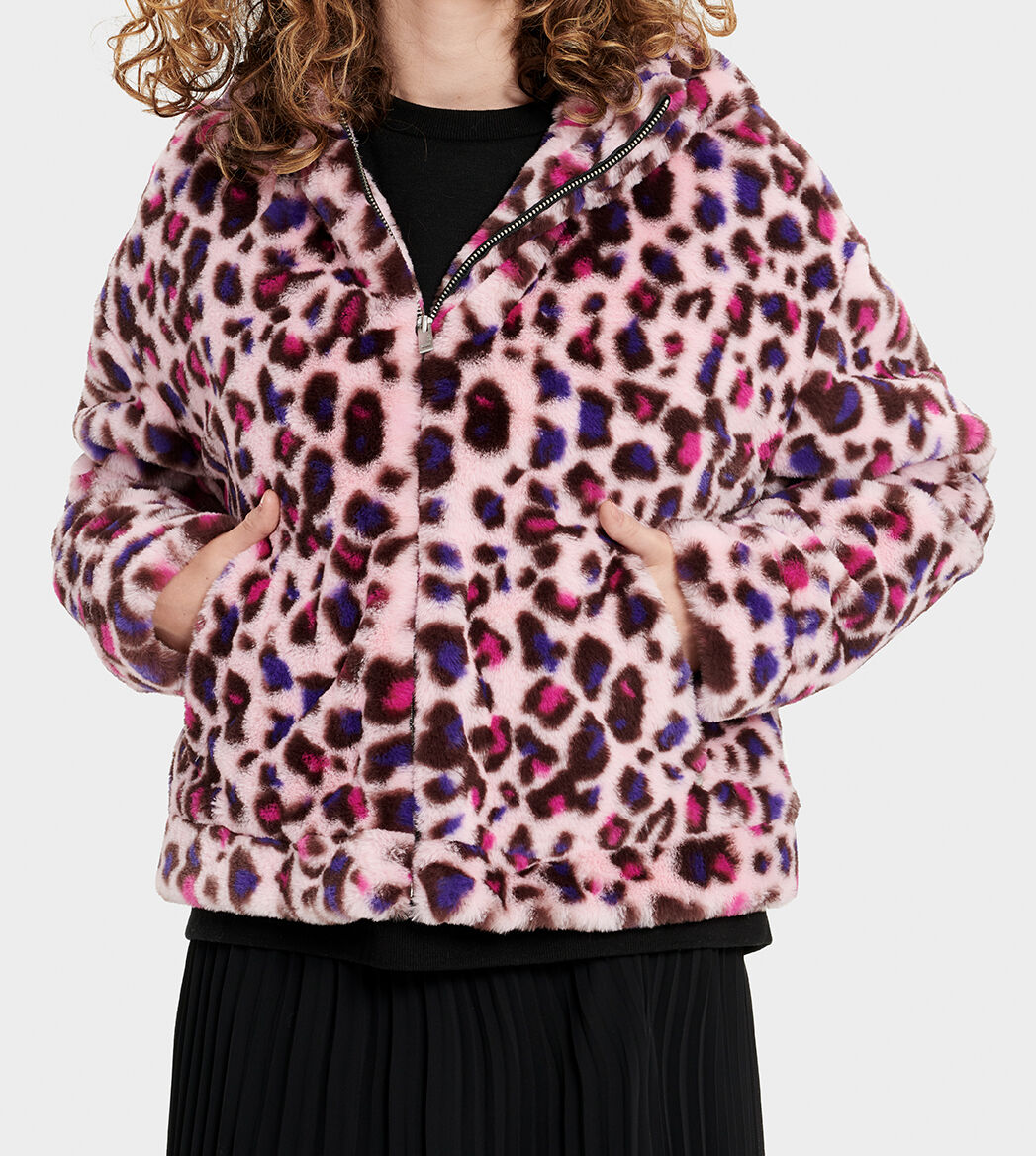 kangaroo pocket pullover
