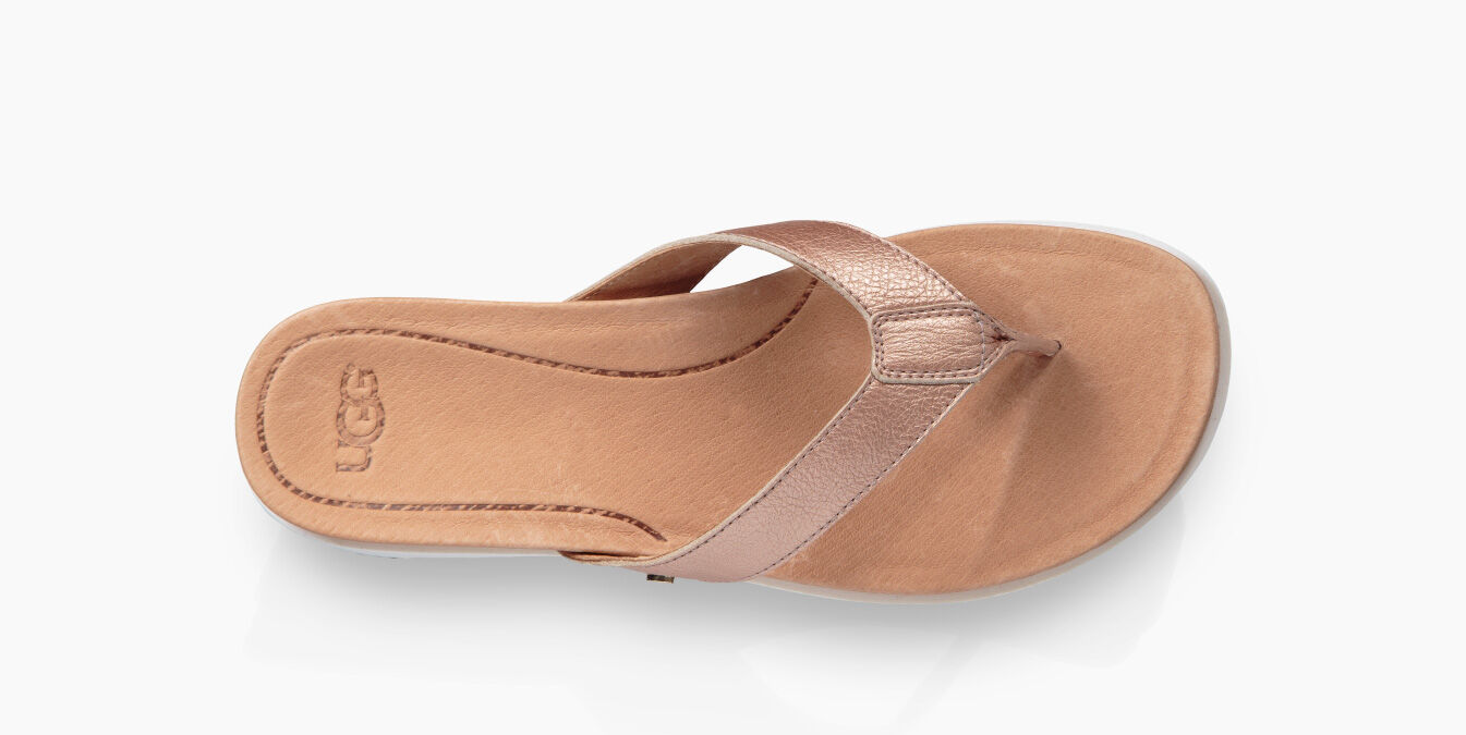 ugg lorrie flip flops