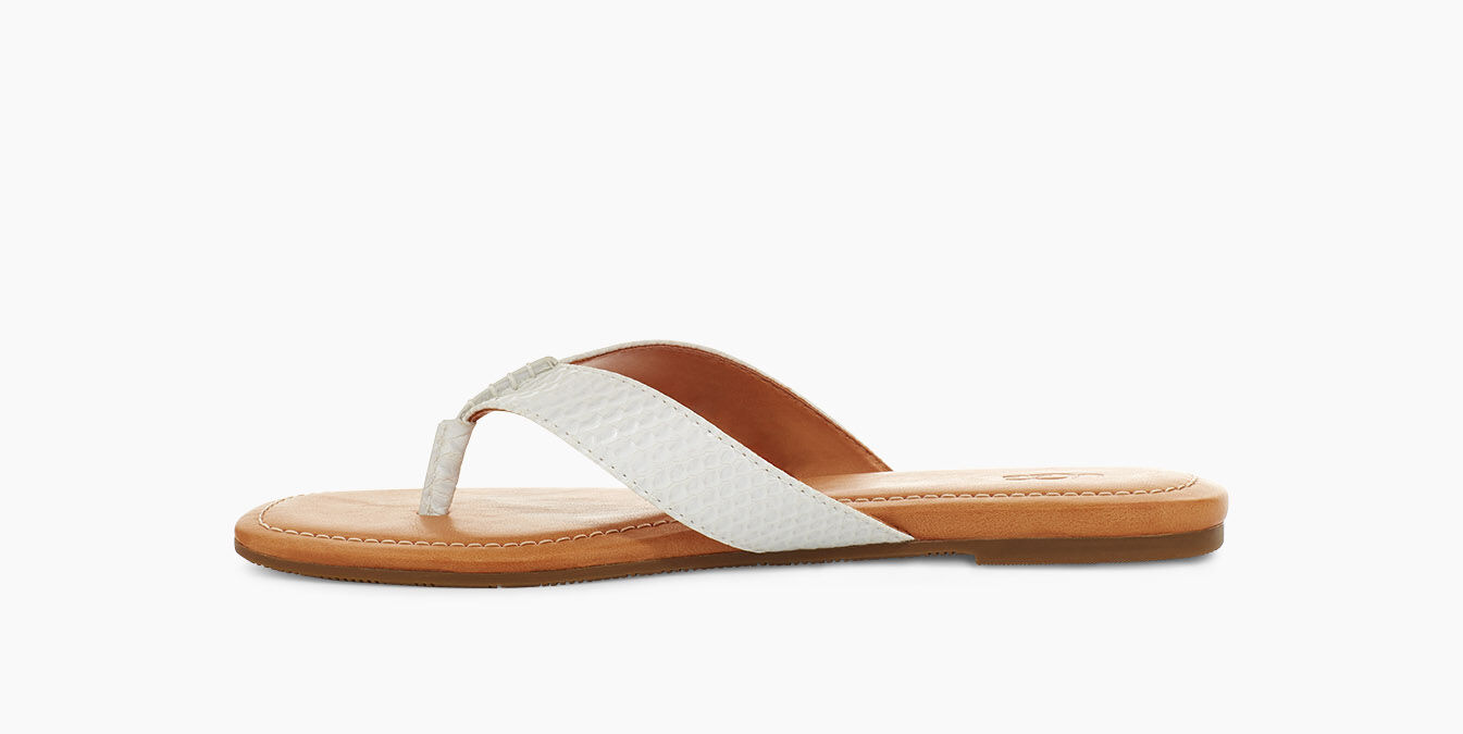 wide fit shoes skechers