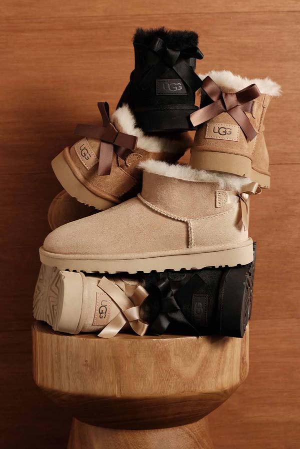 Our Ultra Mini Bailey Bow in different colors, stacked on top of each other.