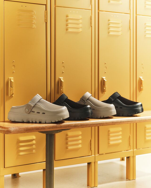 【新品】UGG キルティングオールウェザーグローブブラックS/Mタッチスクリーン UGG アグ サンダル レディース ゴールデングロウ 1152813K